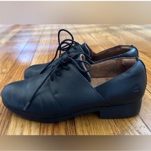 Madison Ill woman's black shoes. Size 9 $40
BEST OFFER.